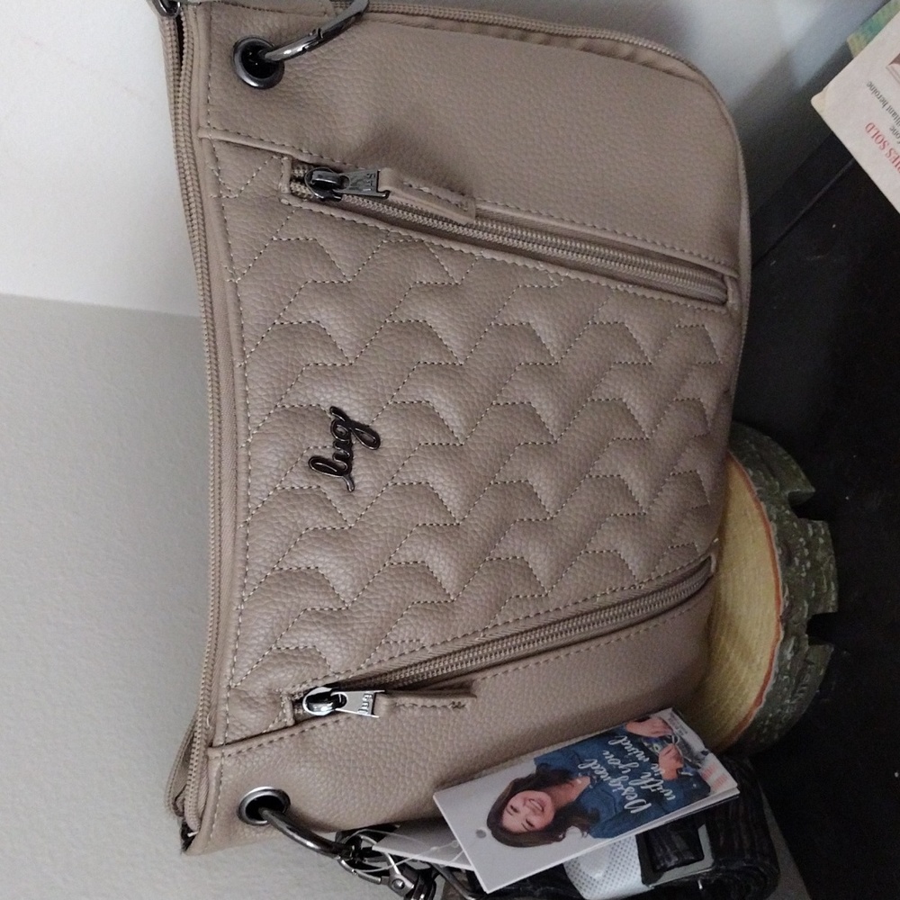 NWT Lug VL Swivel Sand Taupe Crossbody